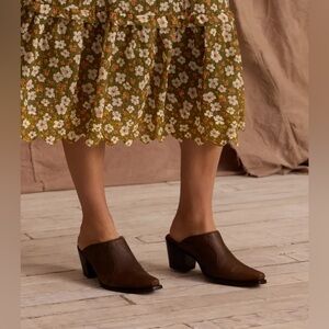 Tecovas Brooke Mule Cafe Goat Leather 10B